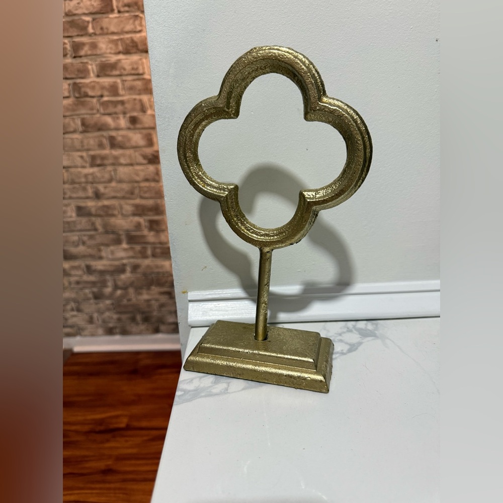 Gold Decorative Clover Stand Home Decor - Picture 2 of 2